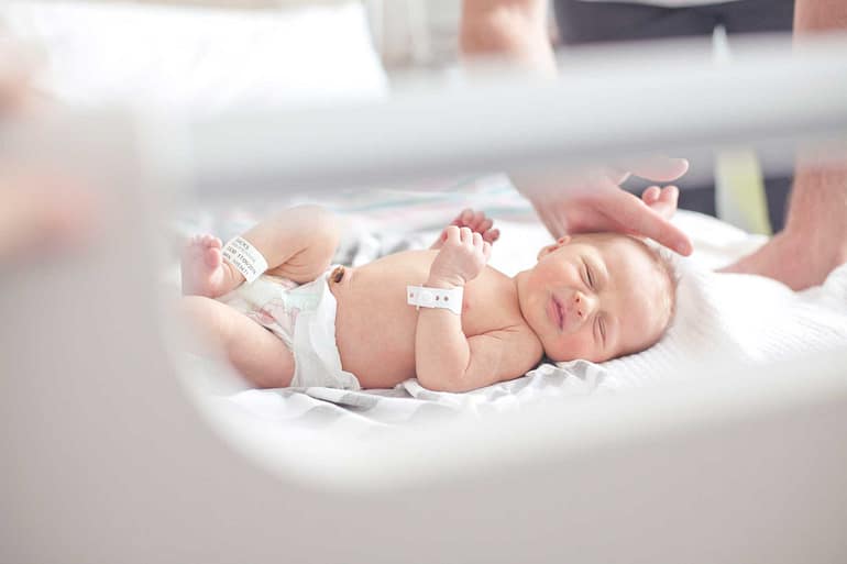 только что родившийся ребенок